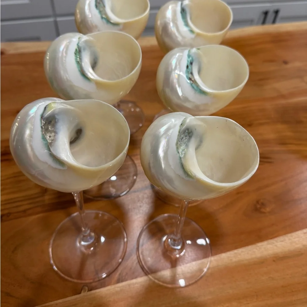 Elegant Shell Wine Glasses Set - Picture 2 of 2